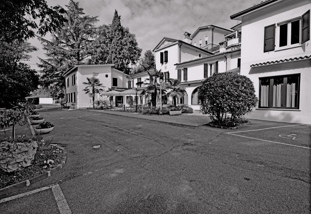 Hotel Ristorante La Grotta Castiglione Delle Stiviere Exterior photo