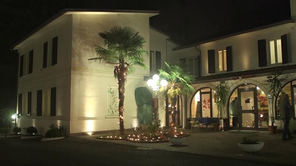 Hotel Ristorante La Grotta Castiglione Delle Stiviere Exterior photo